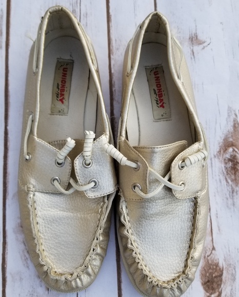 Unionbay Gold Metallic Loafers - Picture 2 of 5